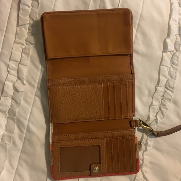 Color block Fossil wallet / wristlet - Picture 4 of 9